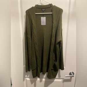Traleubie Army Green Oversized Knit Cardigan. 1X.